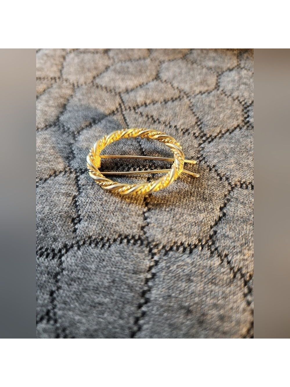 Elegant Gold-Tone Twisted Circle Hair Clip